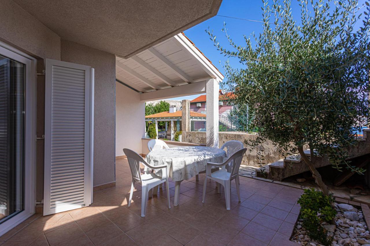 Apartments Crnekovic I Zarok 巴斯卡 外观 照片