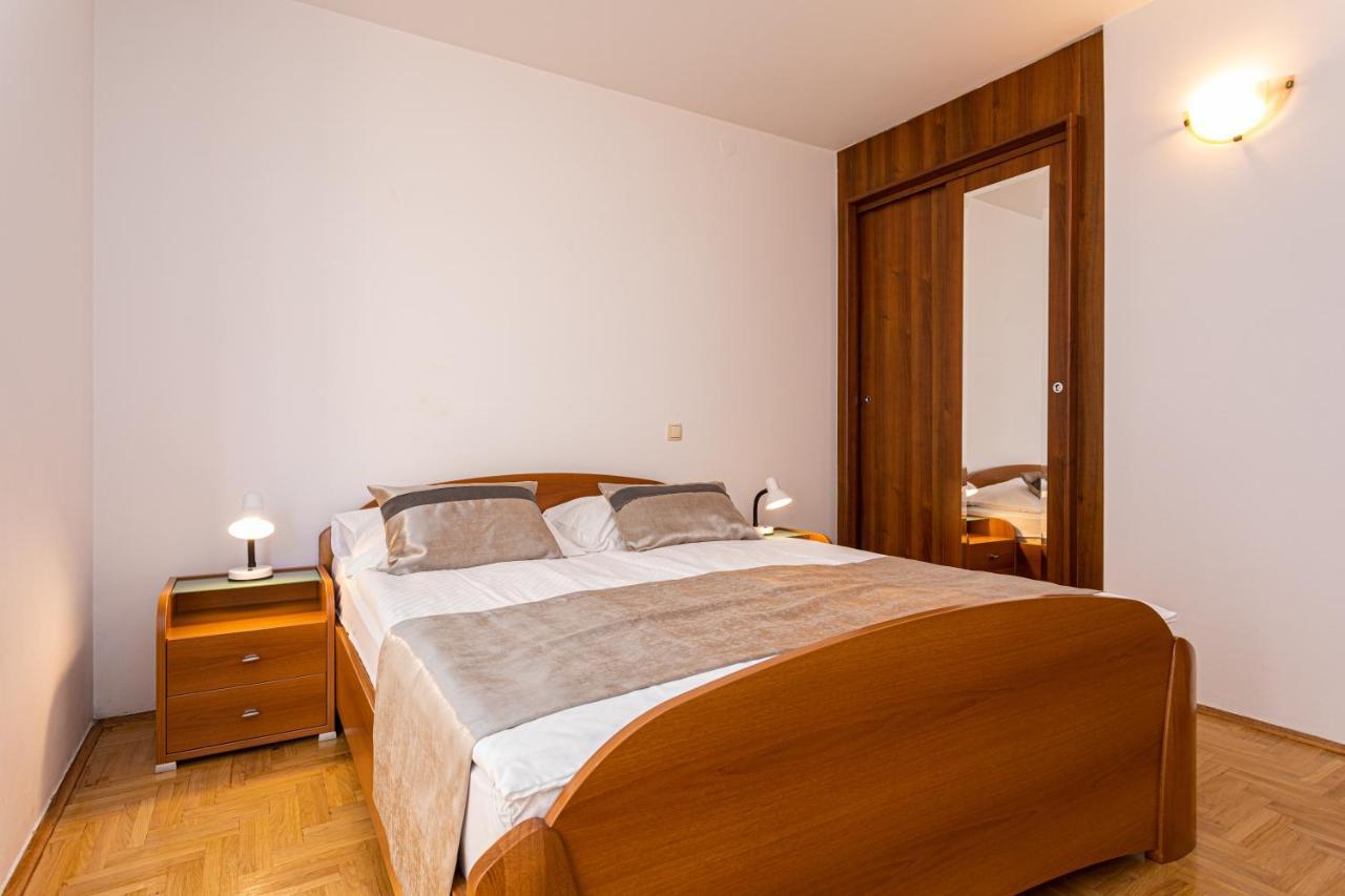 Apartments Crnekovic I Zarok 巴斯卡 外观 照片