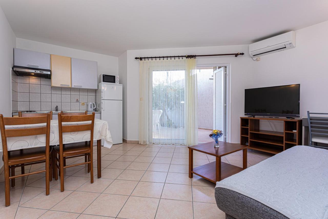 Apartments Crnekovic I Zarok 巴斯卡 外观 照片