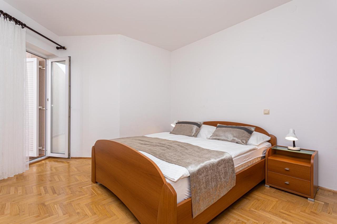 Apartments Crnekovic I Zarok 巴斯卡 外观 照片