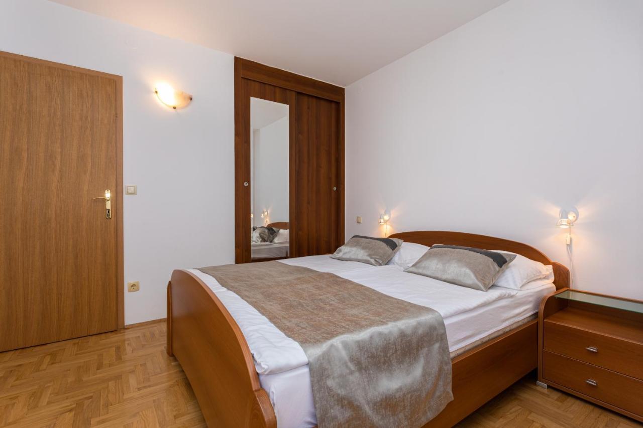 Apartments Crnekovic I Zarok 巴斯卡 外观 照片