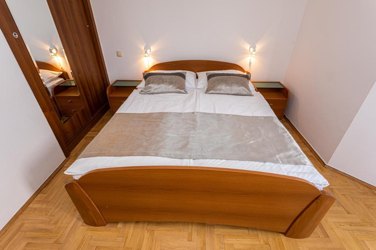 Apartments Crnekovic I Zarok 巴斯卡 外观 照片