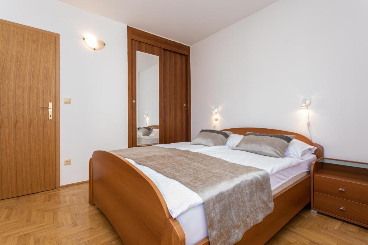 Apartments Crnekovic I Zarok 巴斯卡 外观 照片