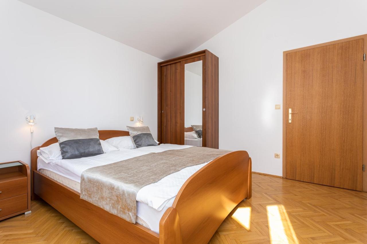Apartments Crnekovic I Zarok 巴斯卡 外观 照片
