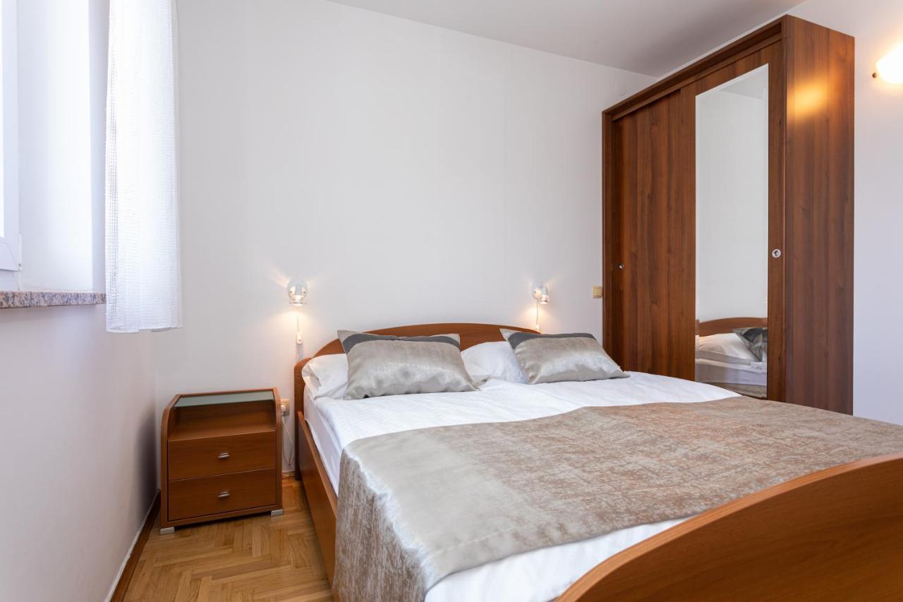 Apartments Crnekovic I Zarok 巴斯卡 外观 照片