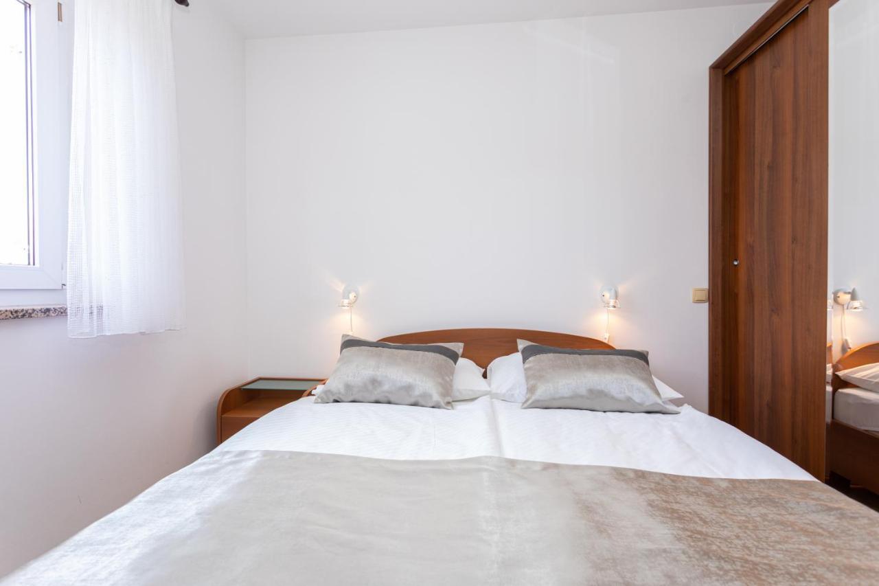 Apartments Crnekovic I Zarok 巴斯卡 外观 照片