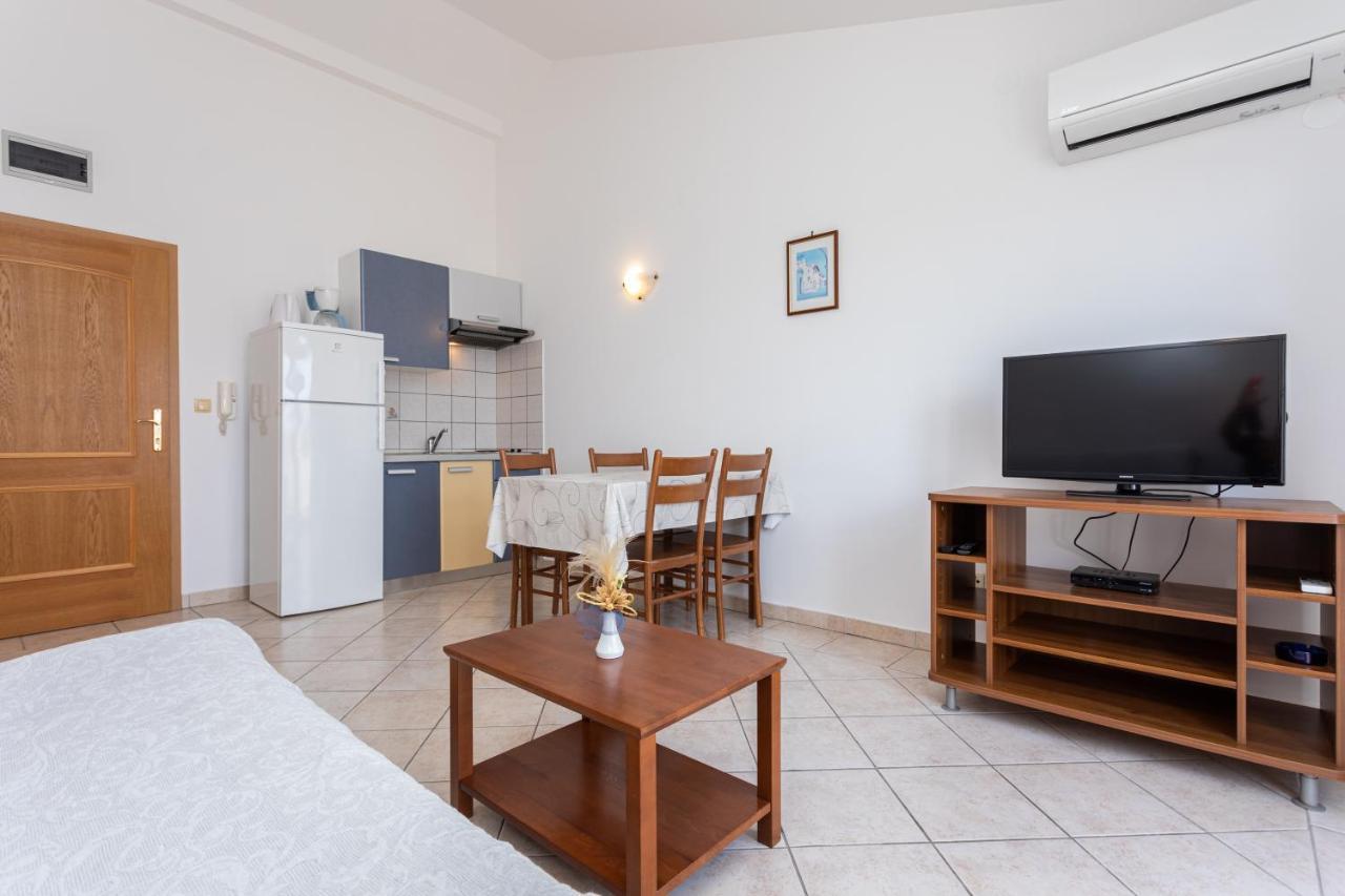 Apartments Crnekovic I Zarok 巴斯卡 外观 照片