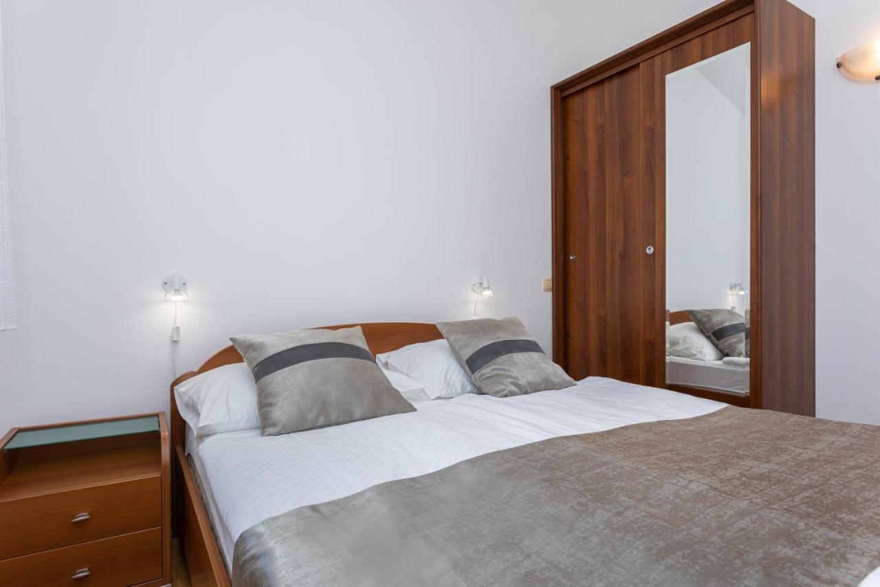 Apartments Crnekovic I Zarok 巴斯卡 外观 照片
